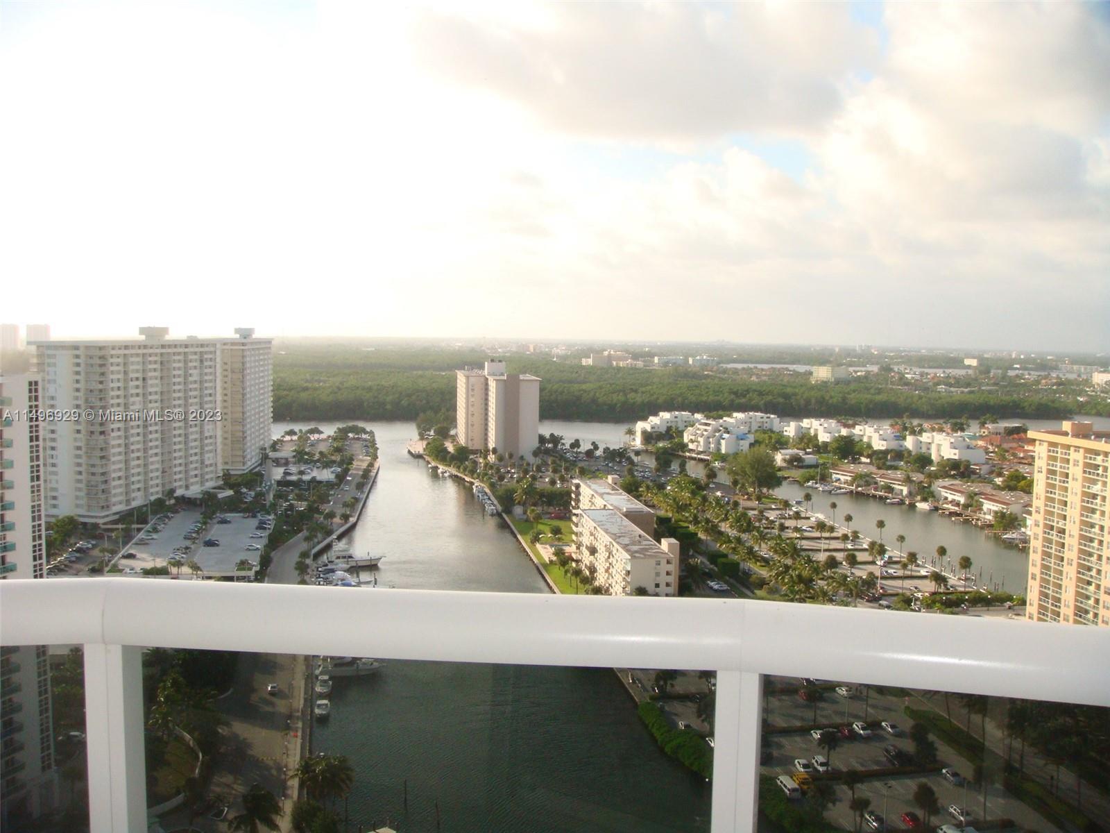 15811 Collins Ave # 2005