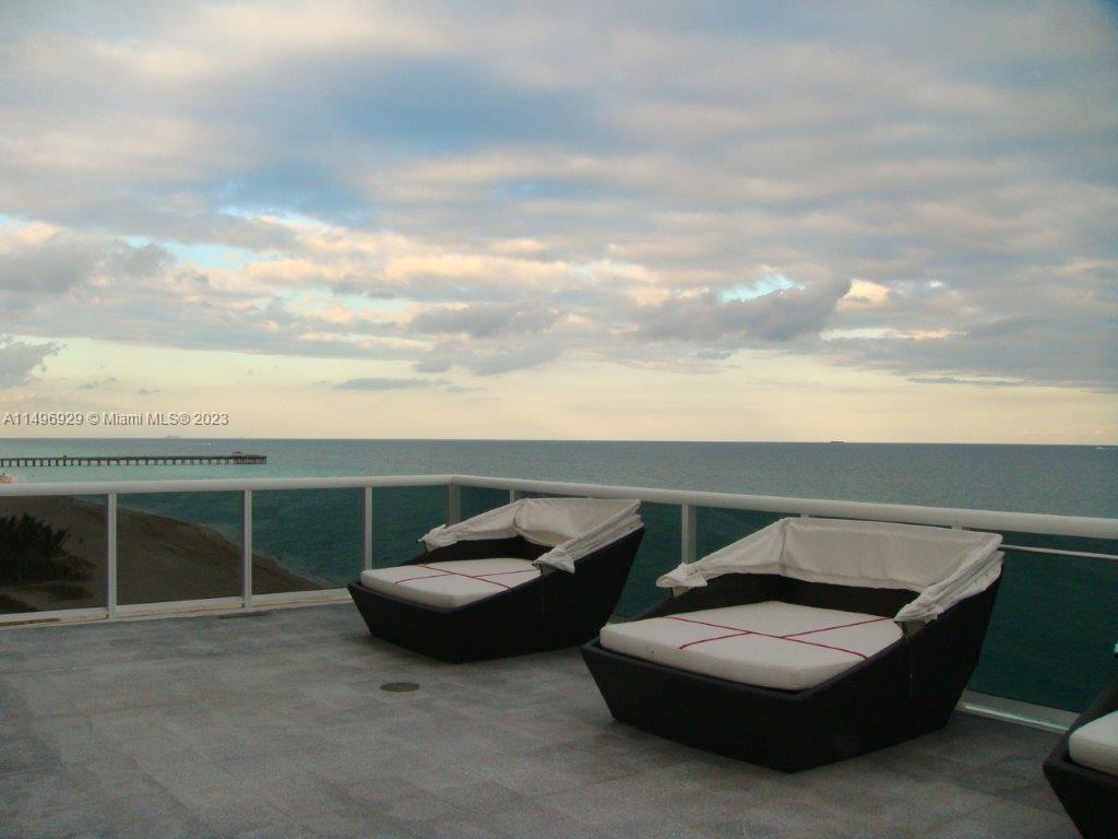 15811 Collins Ave # 2005