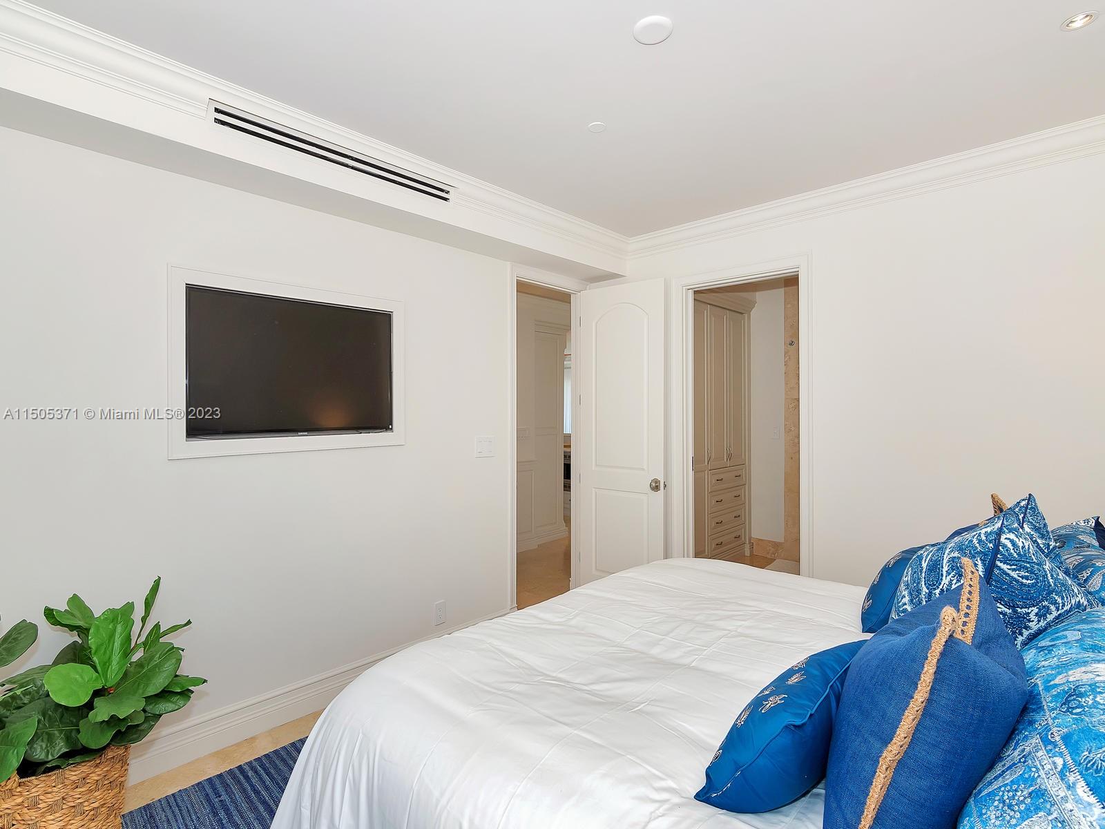 19251 FISHER ISLAND DRIVE Unit: 19251