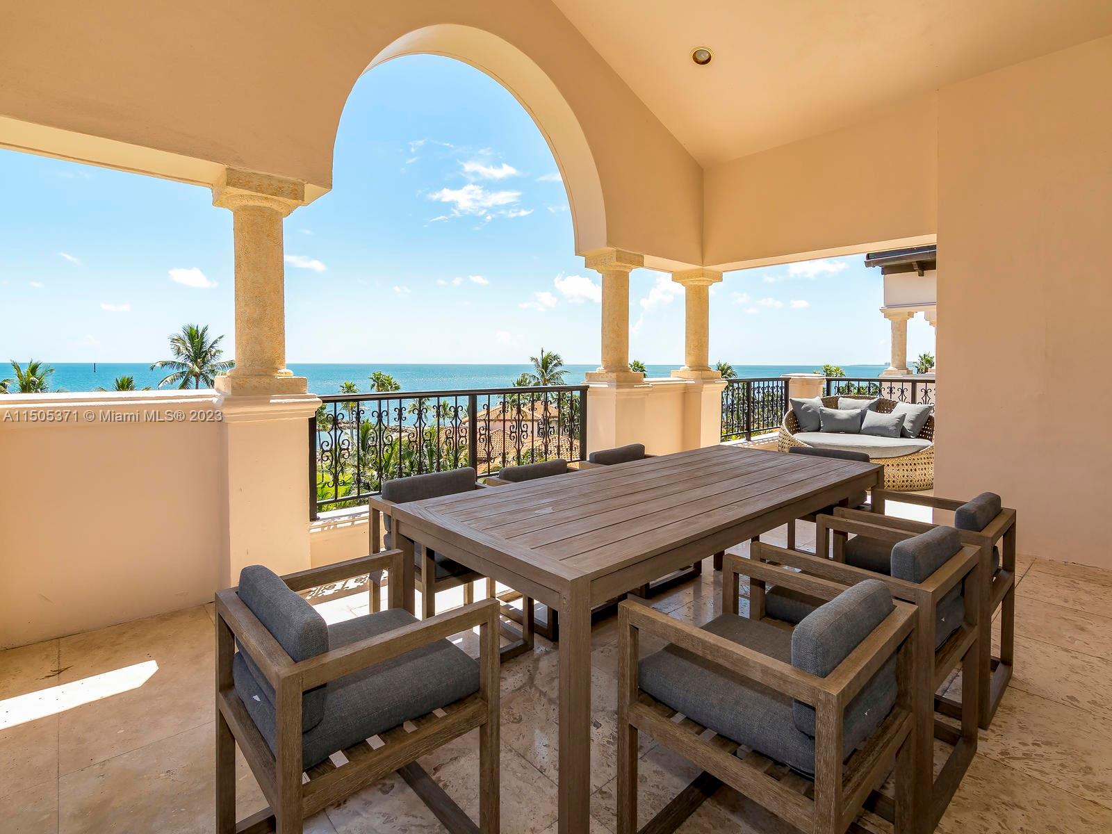 19251 FISHER ISLAND DRIVE Unit: 19251