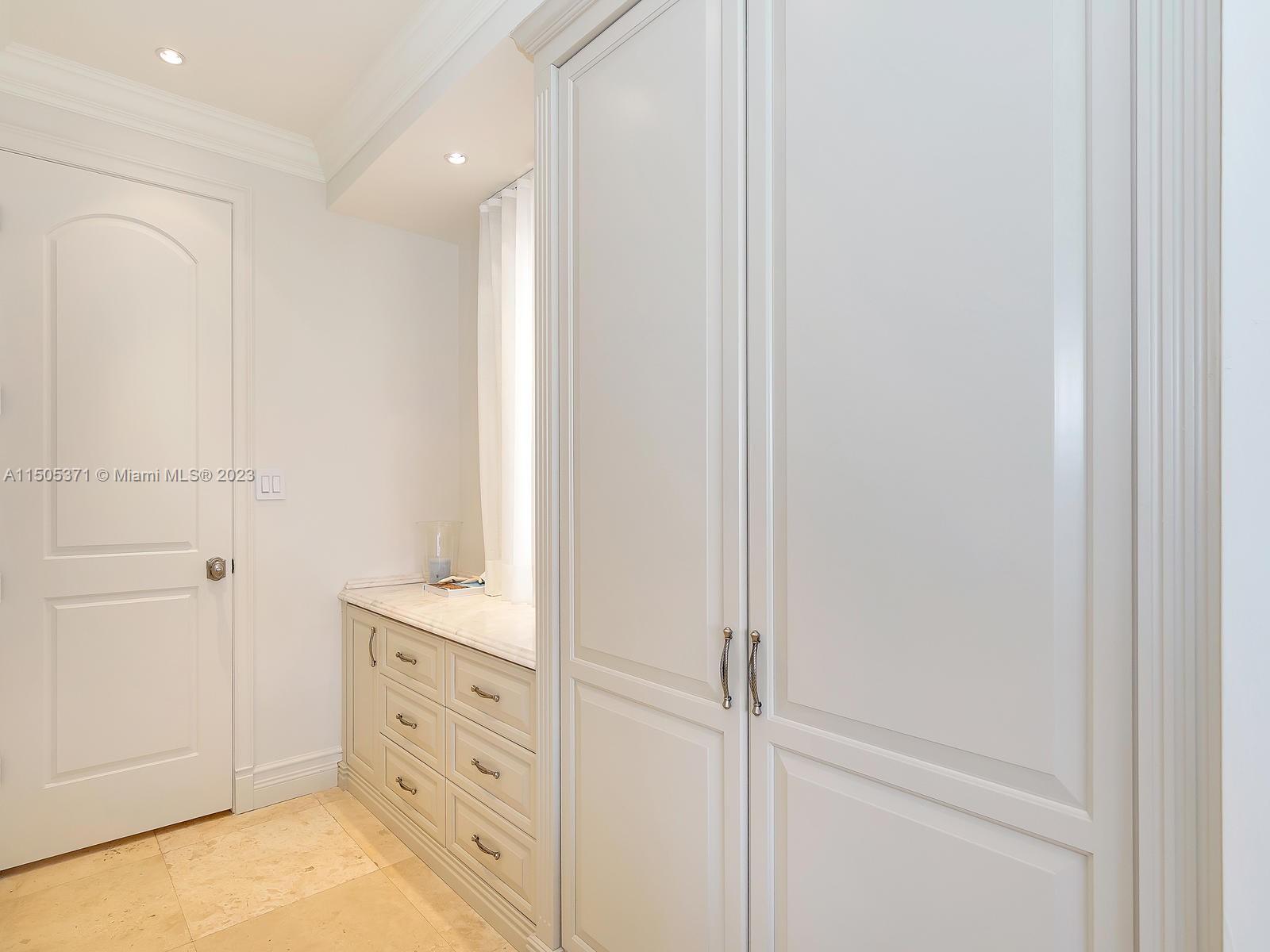 19251 FISHER ISLAND DRIVE Unit: 19251