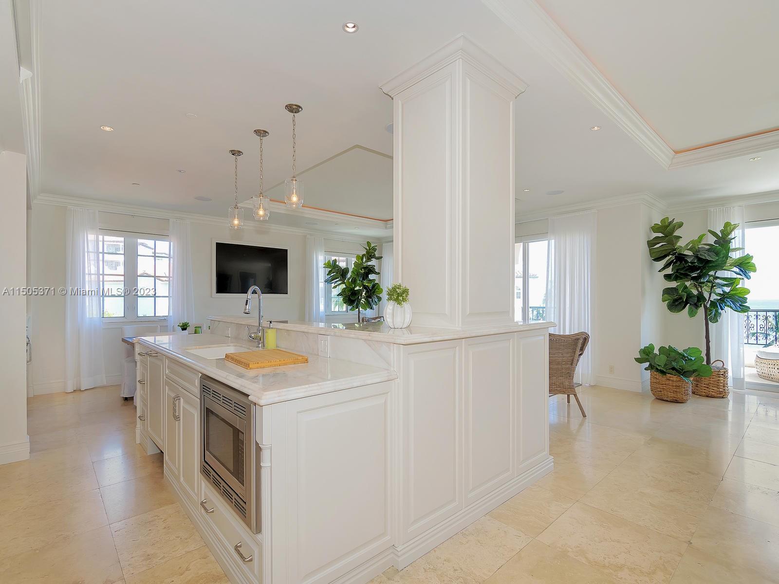 19251 FISHER ISLAND DRIVE Unit: 19251