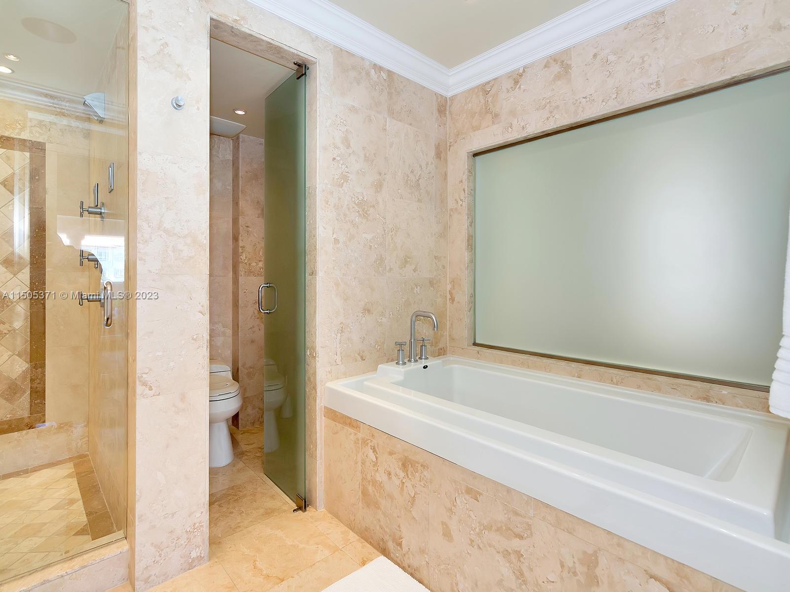 19251 FISHER ISLAND DRIVE Unit: 19251