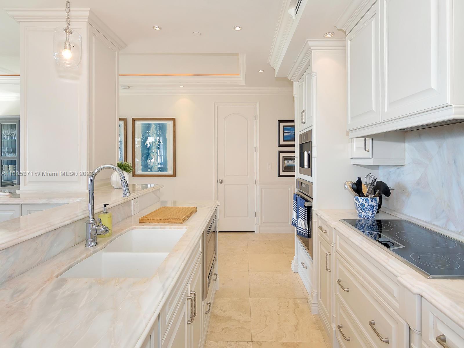 19251 FISHER ISLAND DRIVE Unit: 19251