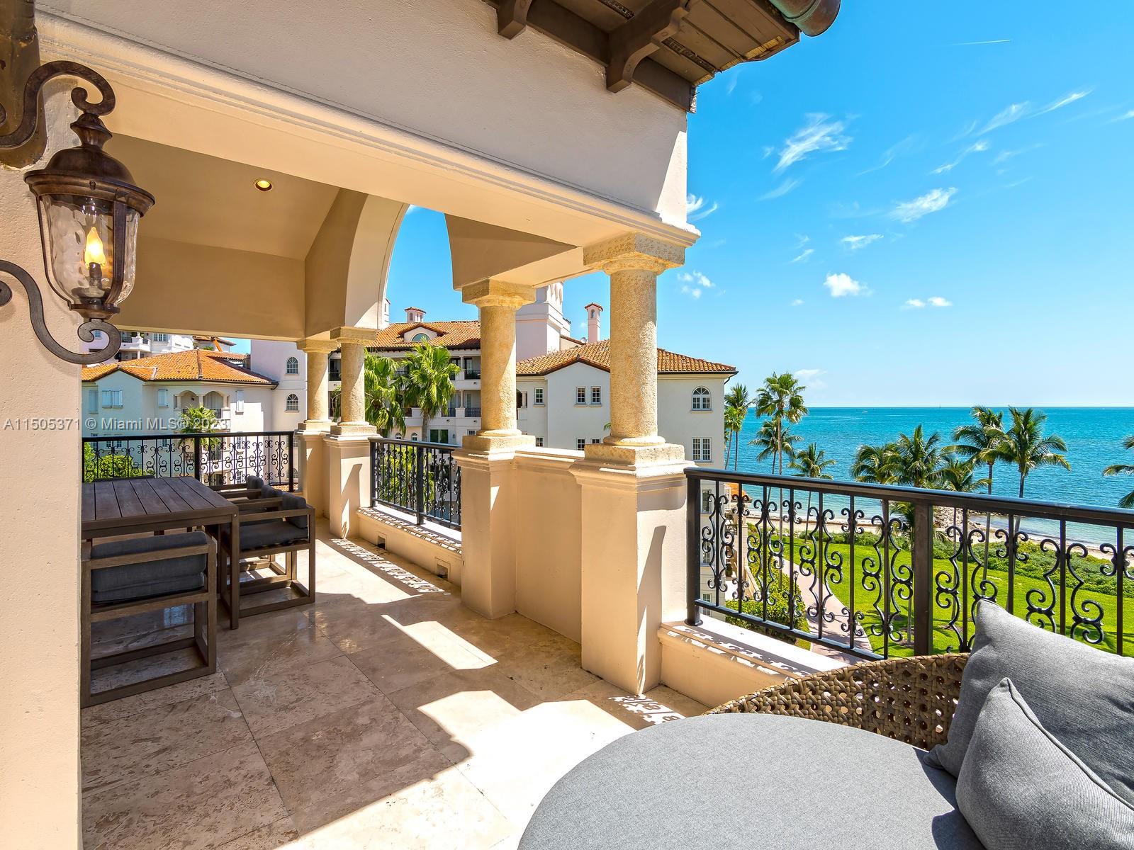 19251 FISHER ISLAND DRIVE Unit: 19251