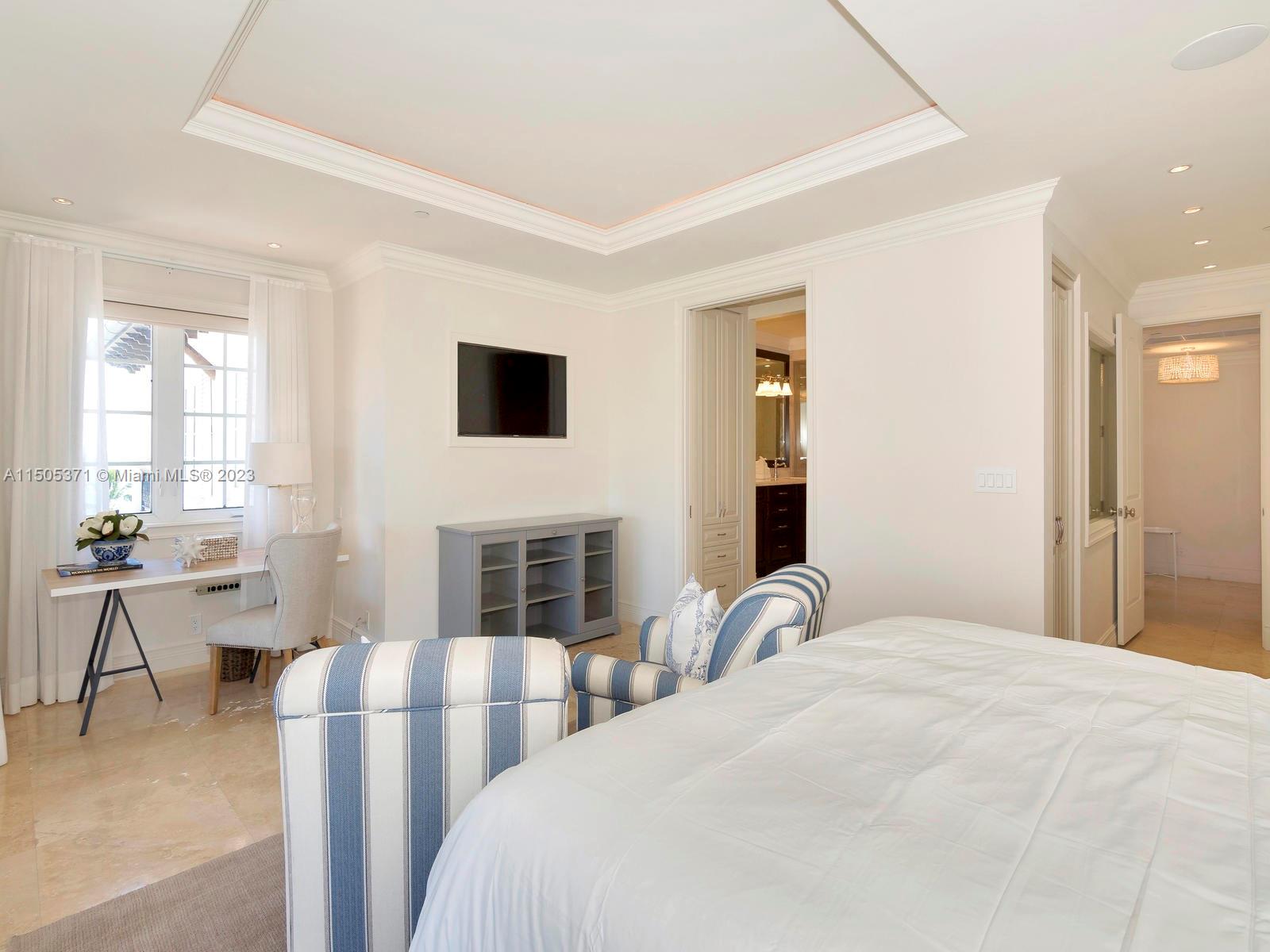 19251 FISHER ISLAND DRIVE Unit: 19251