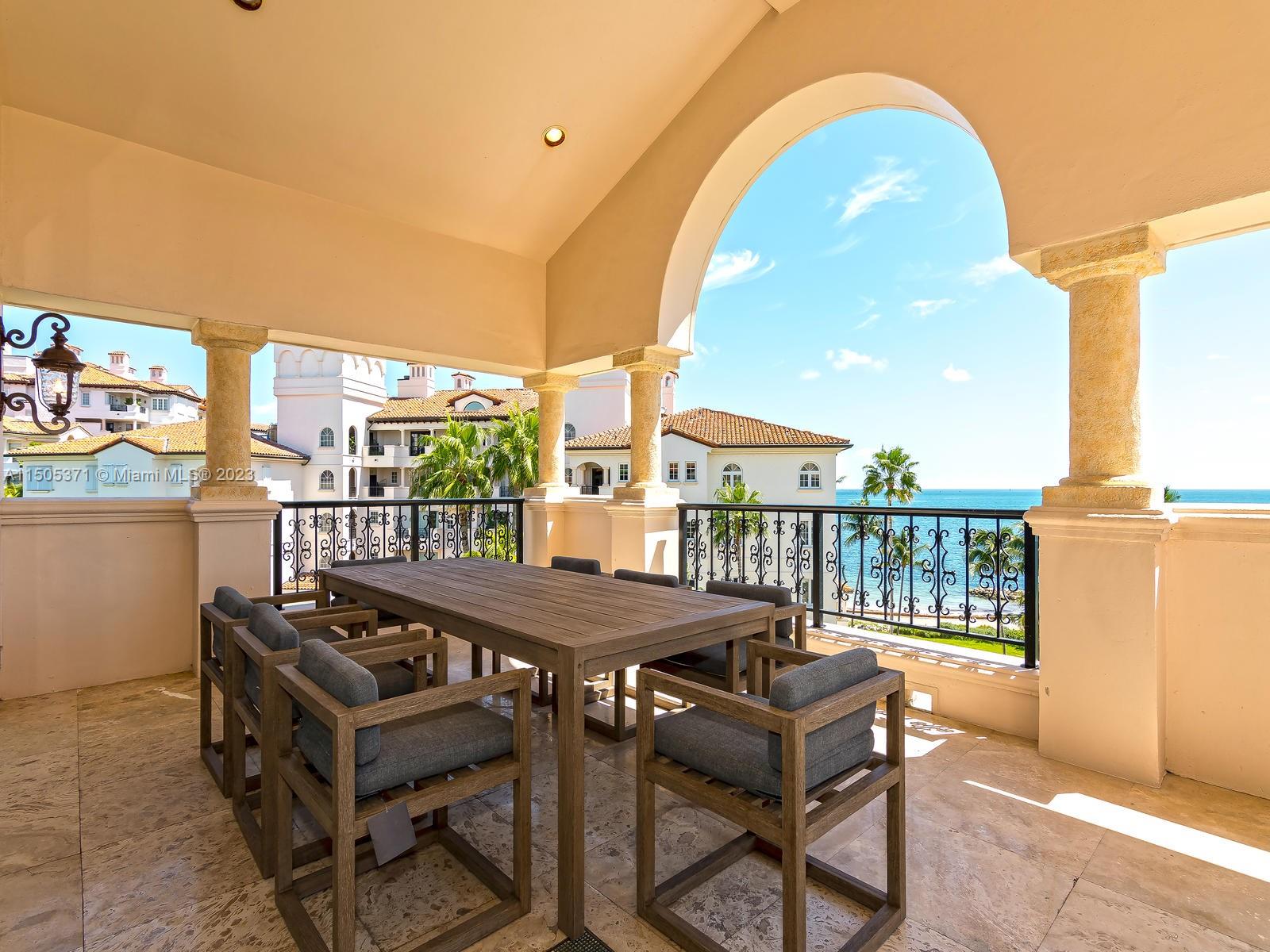19251 FISHER ISLAND DRIVE Unit: 19251