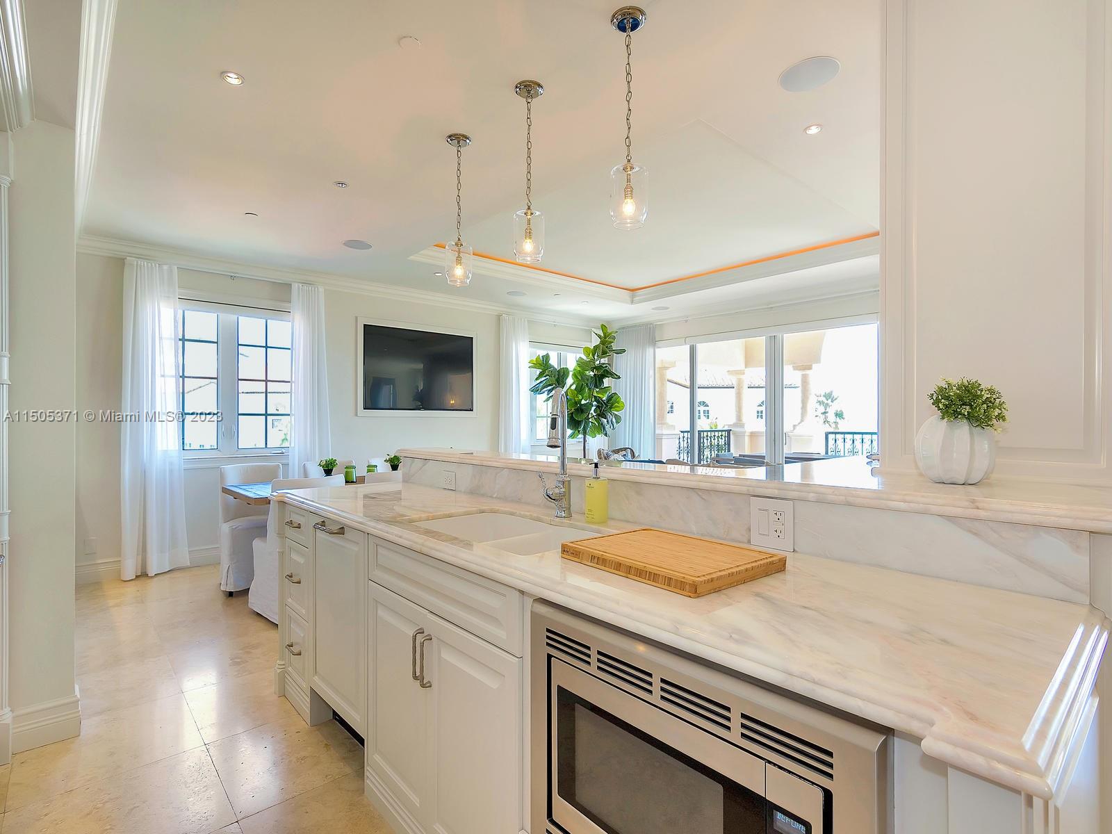 19251 FISHER ISLAND DRIVE Unit: 19251