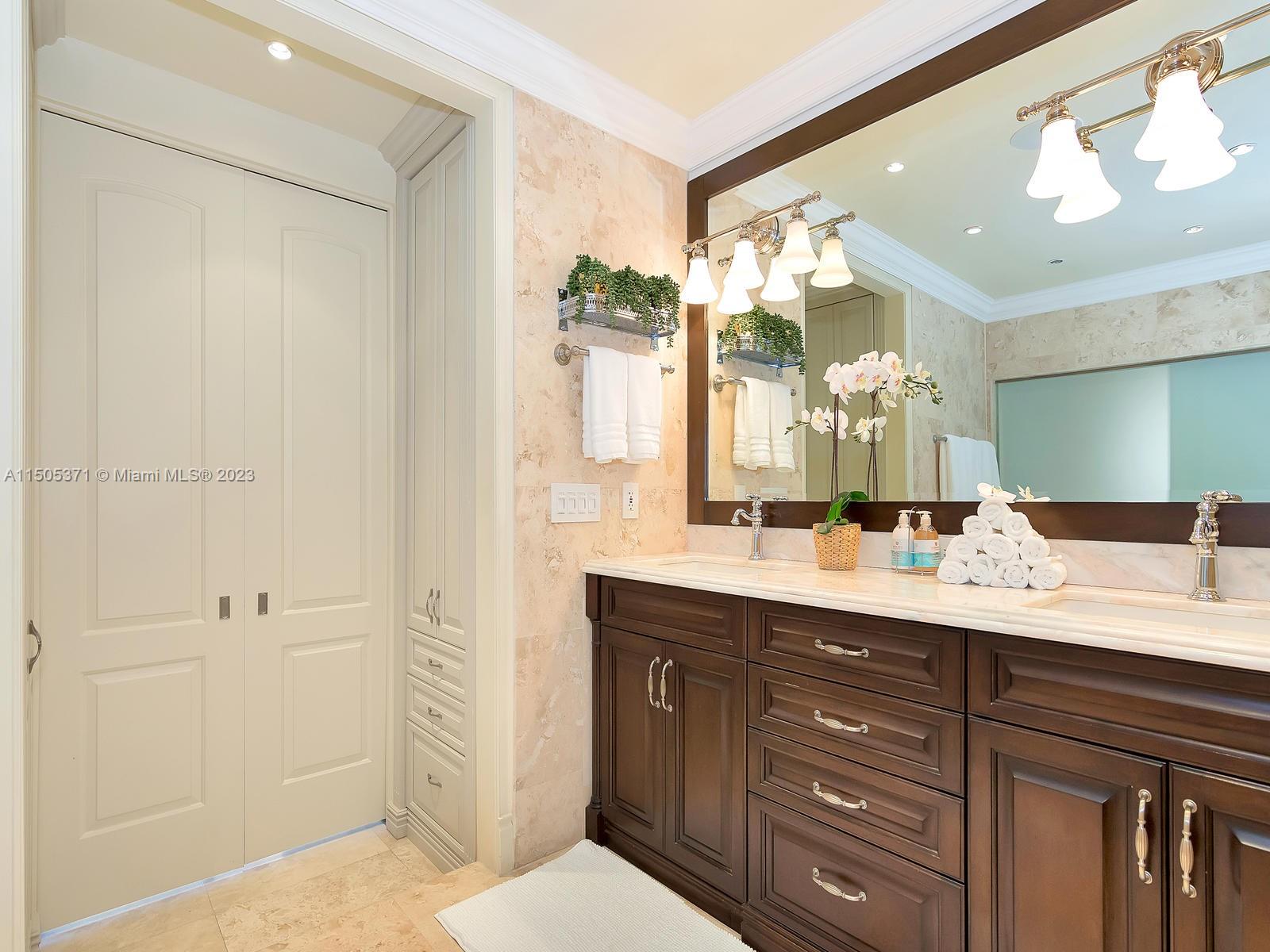 19251 FISHER ISLAND DRIVE Unit: 19251