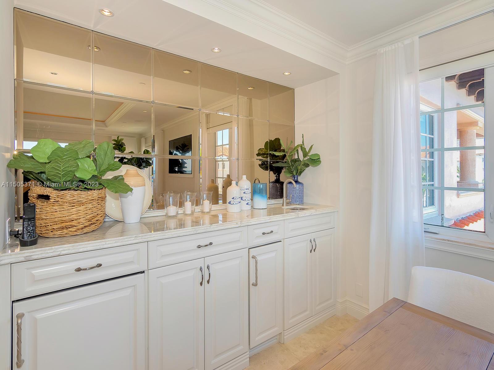 19251 FISHER ISLAND DRIVE Unit: 19251
