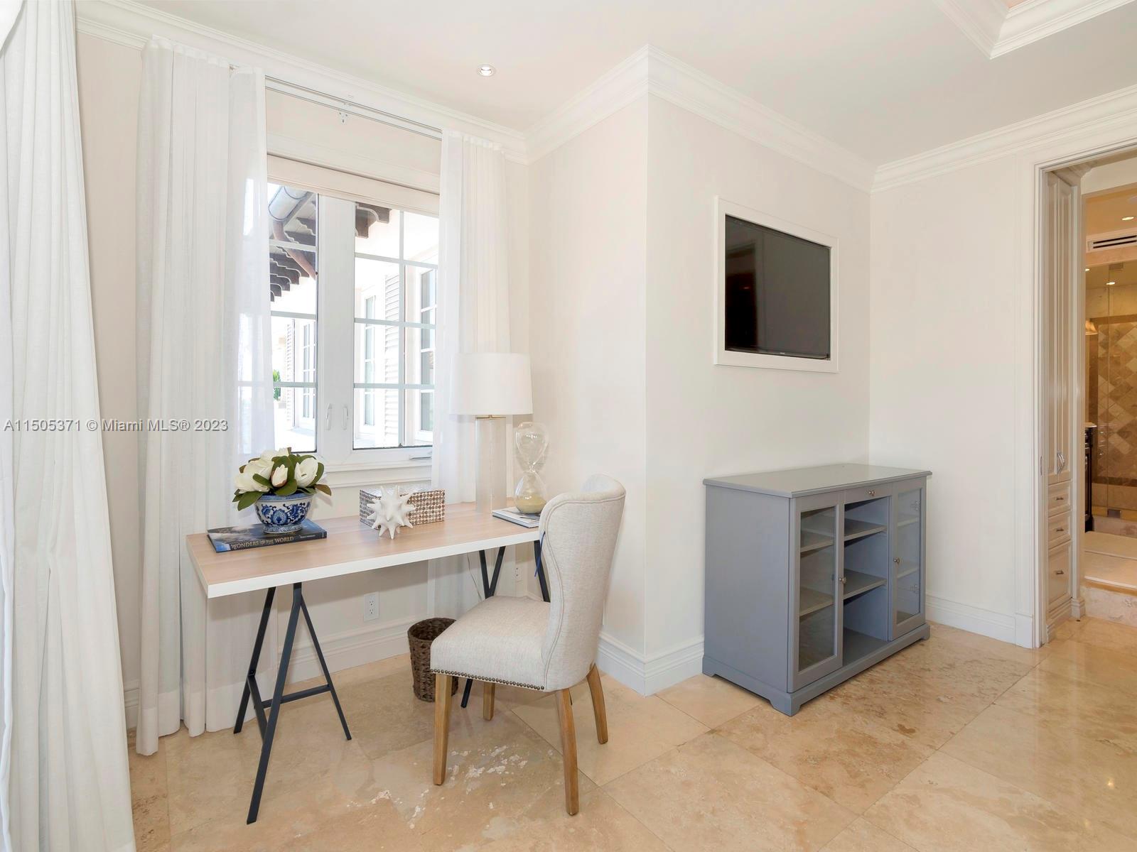 19251 FISHER ISLAND DRIVE Unit: 19251