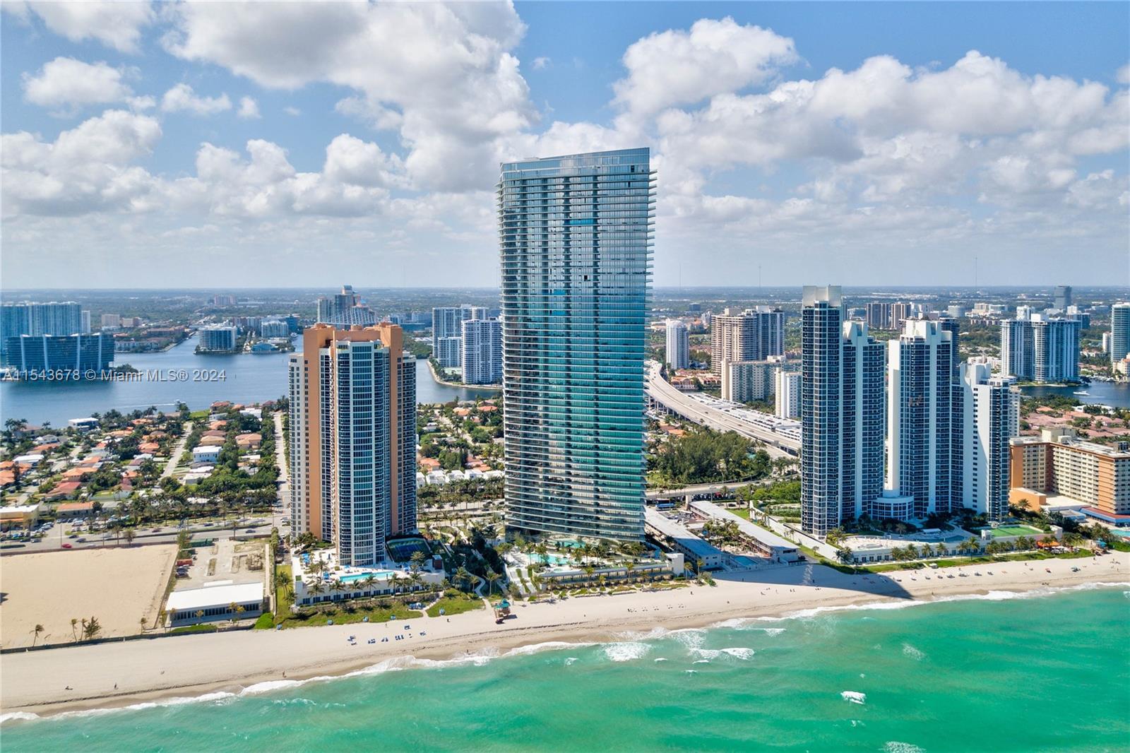 18975 Collins Ave # 3603