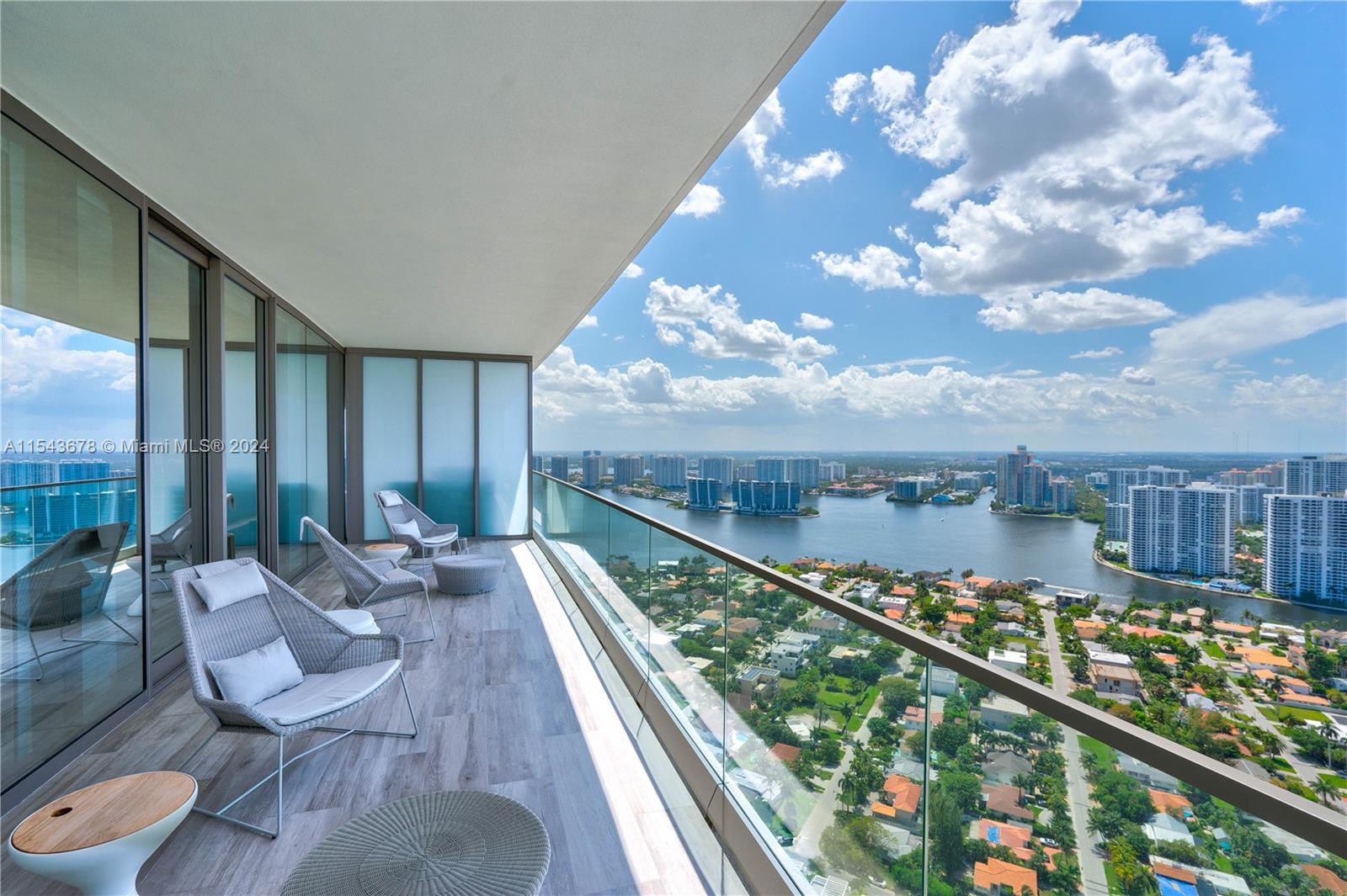 18975 Collins Ave # 3603