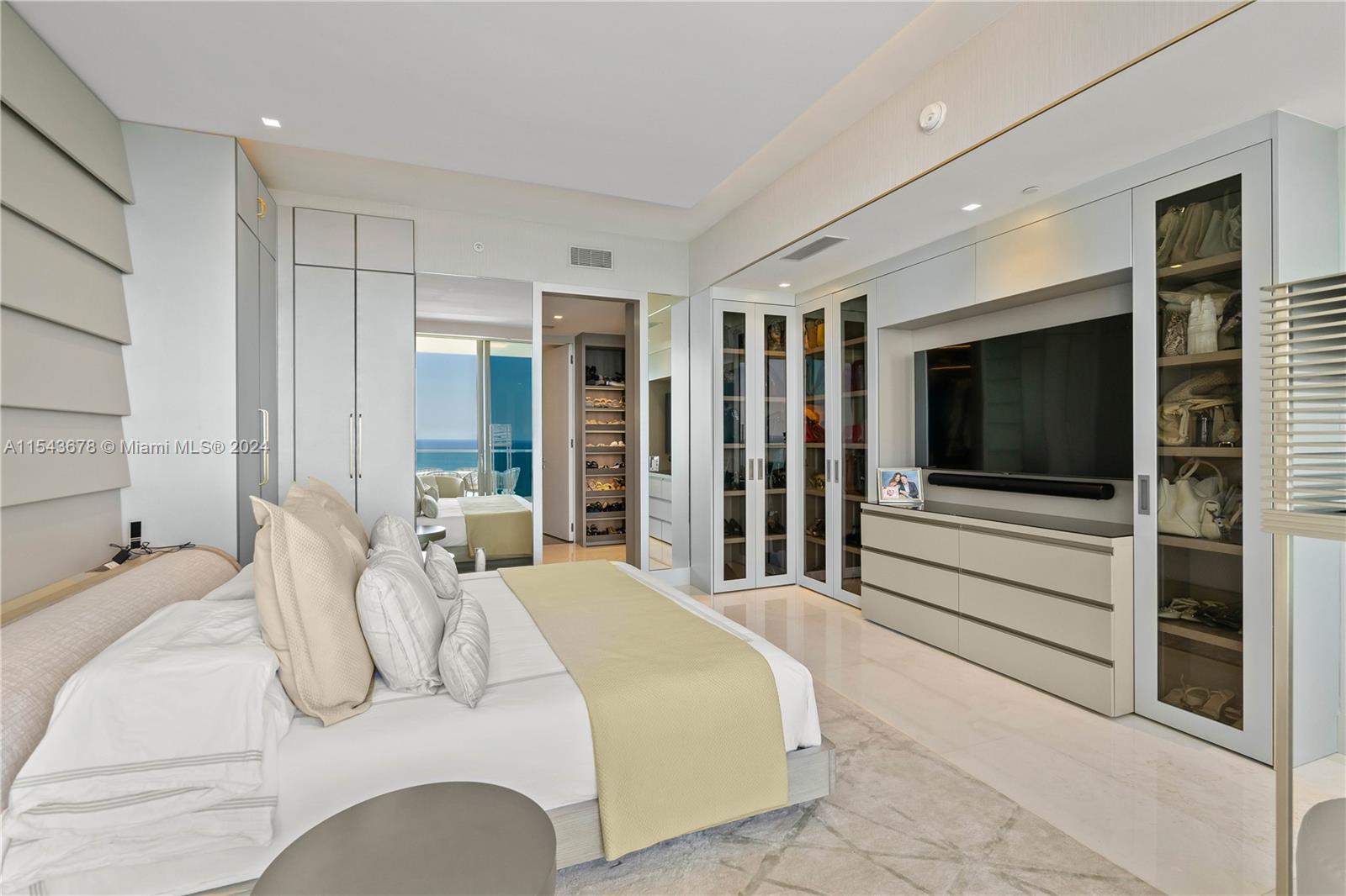 18975 Collins Ave # 3603