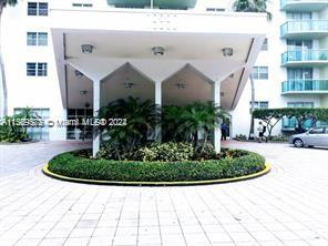 19380 Collins Ave # 1222