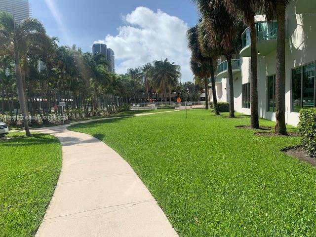 19380 Collins Ave # 1222