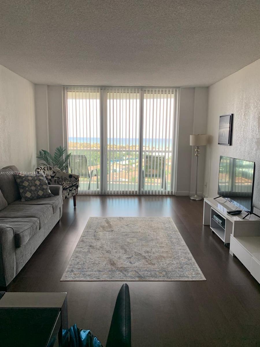 19380 Collins Ave # 1222