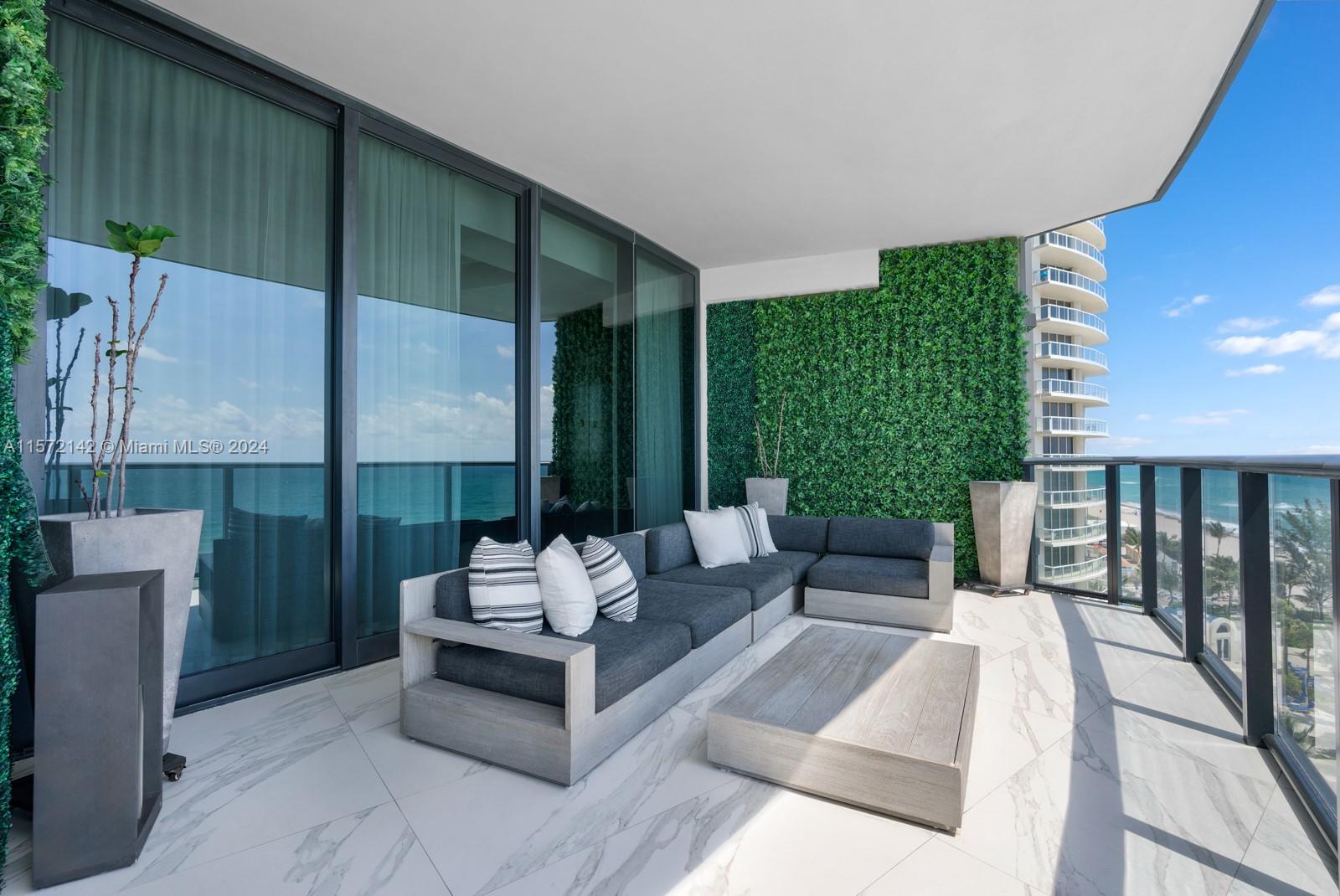 18555 Collins Ave # 701