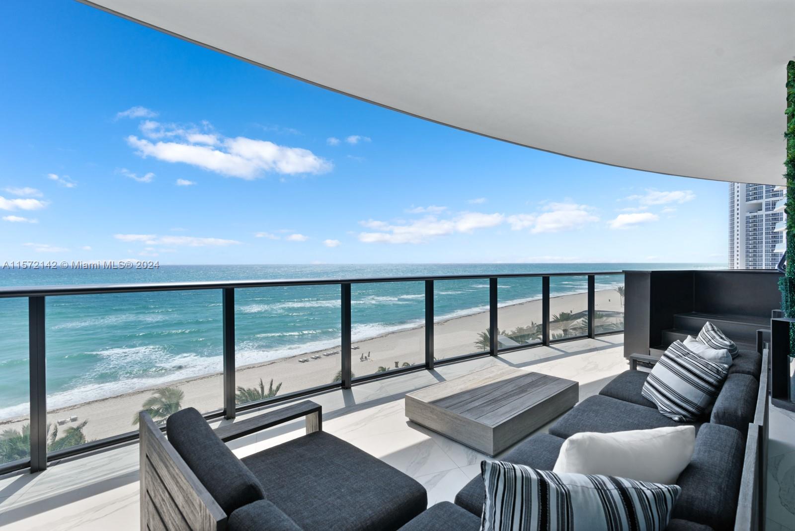 18555 Collins Ave # 701