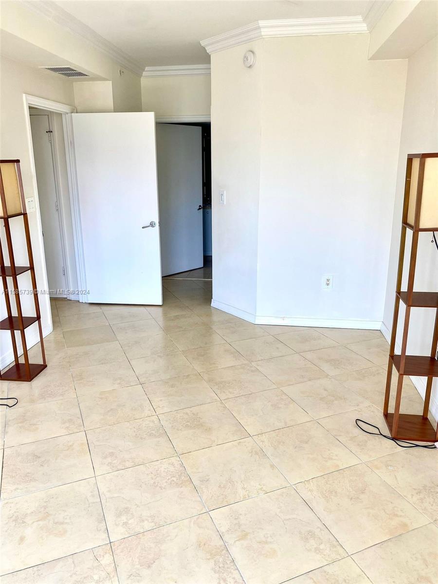 19900 E Country Club Dr # 1205
