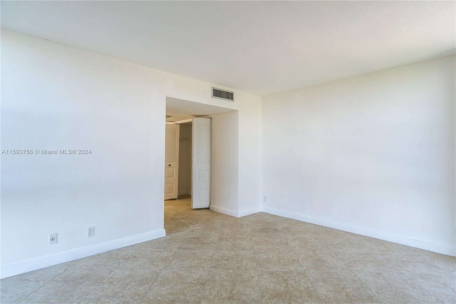 20301 W Country Club Dr # 729
