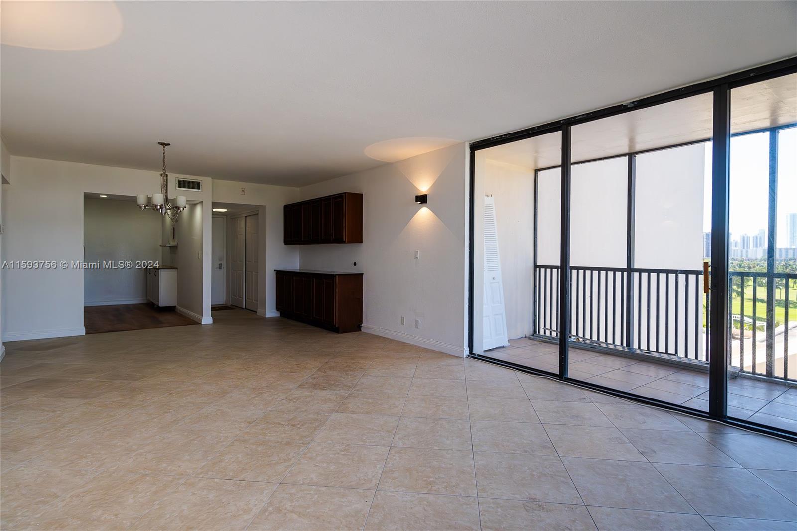 20301 W Country Club Dr # 729