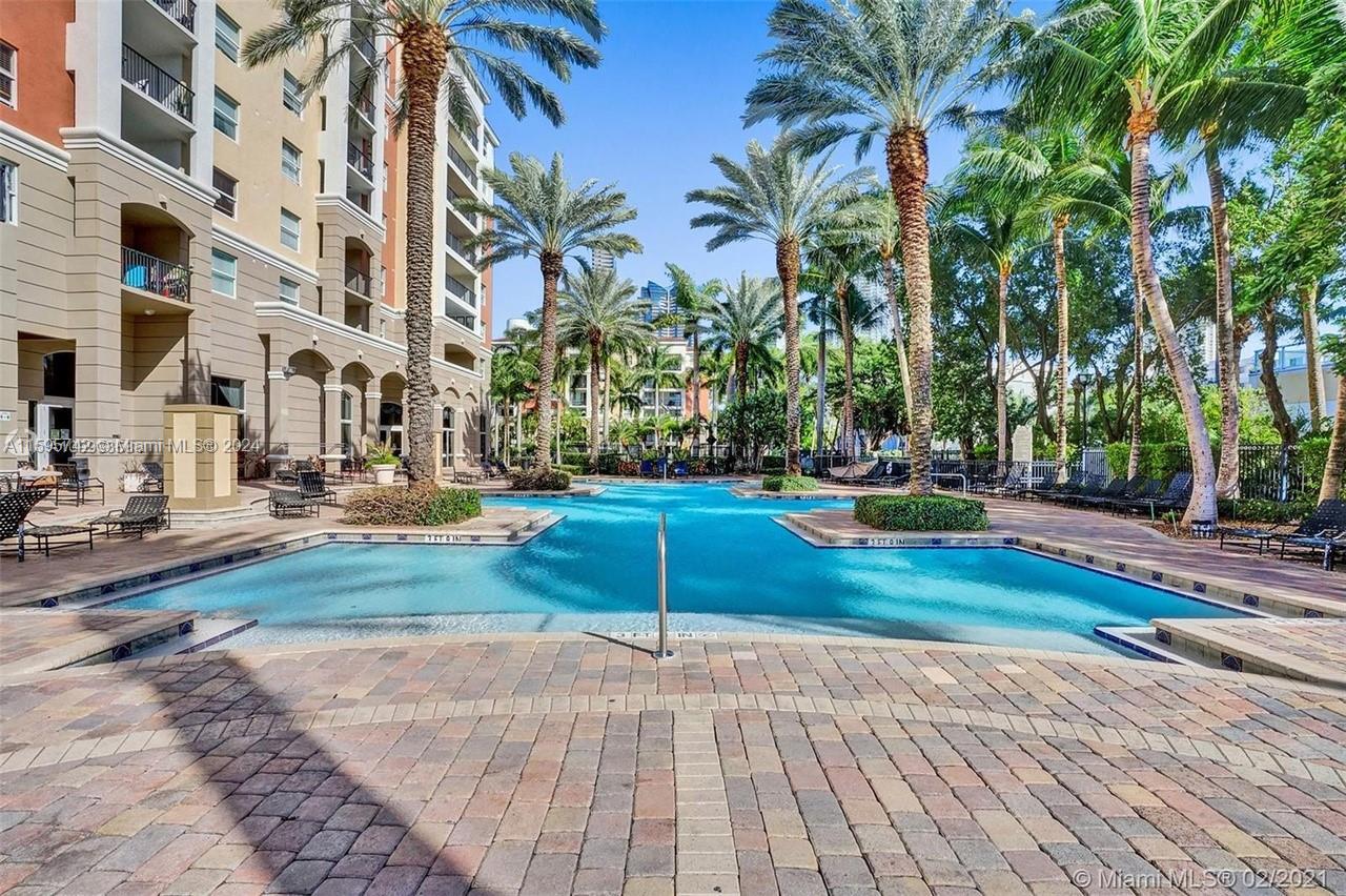 17150 N Bay Rd # 2321