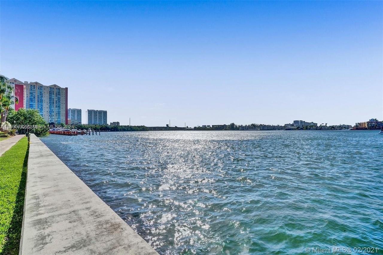 17150 N Bay Rd # 2321