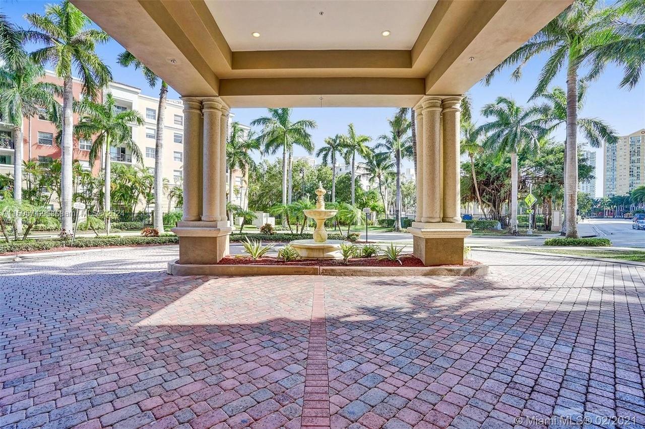 17150 N Bay Rd # 2321