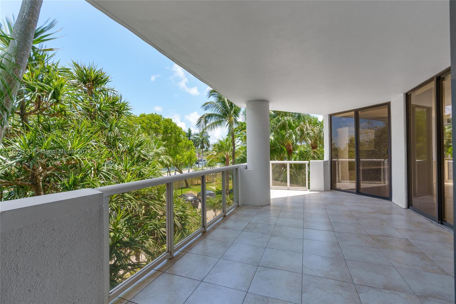 3600 Yacht Club Dr # 202