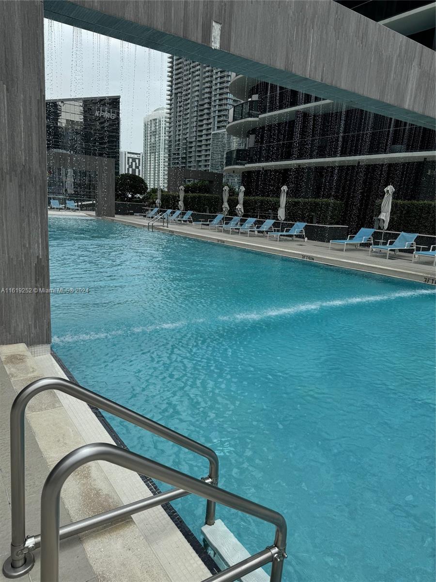 45 SW 9th St # 1209