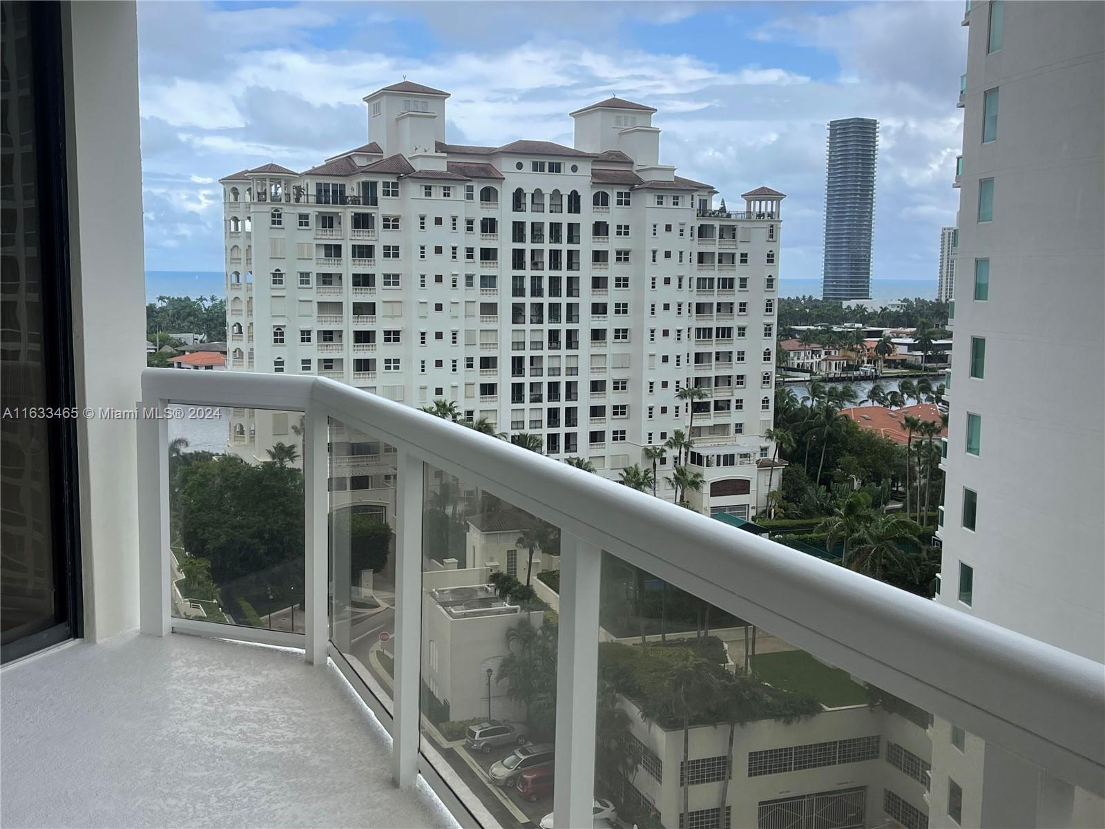20185 E Country Club Dr # 1105