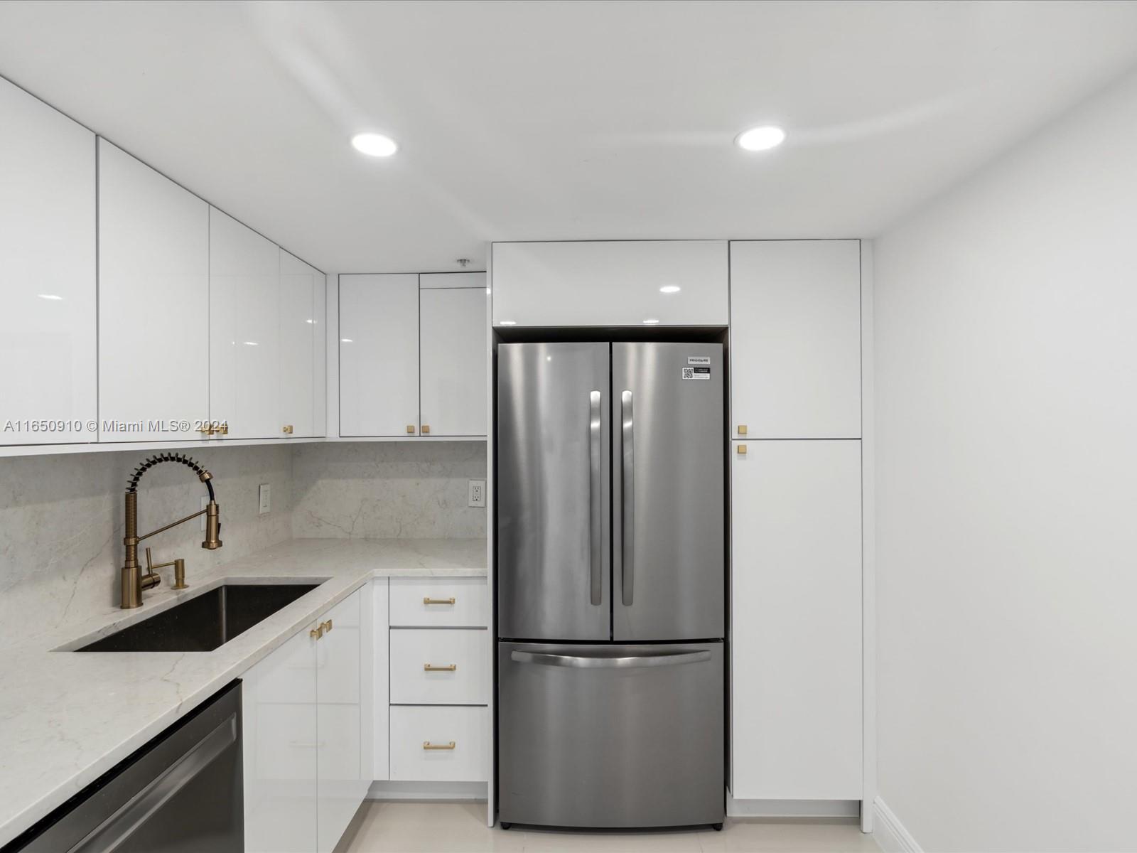 20515 E Country Club Dr # 2144
