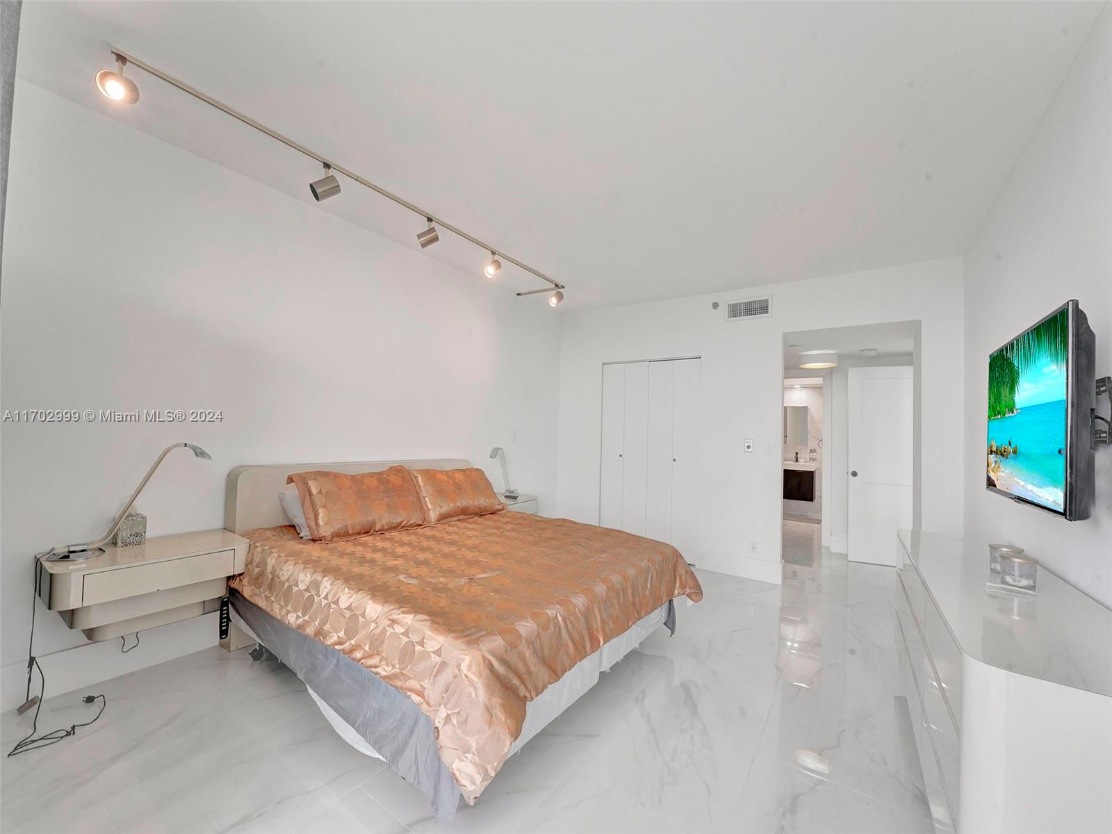 20281 E Country Club Dr # 2109