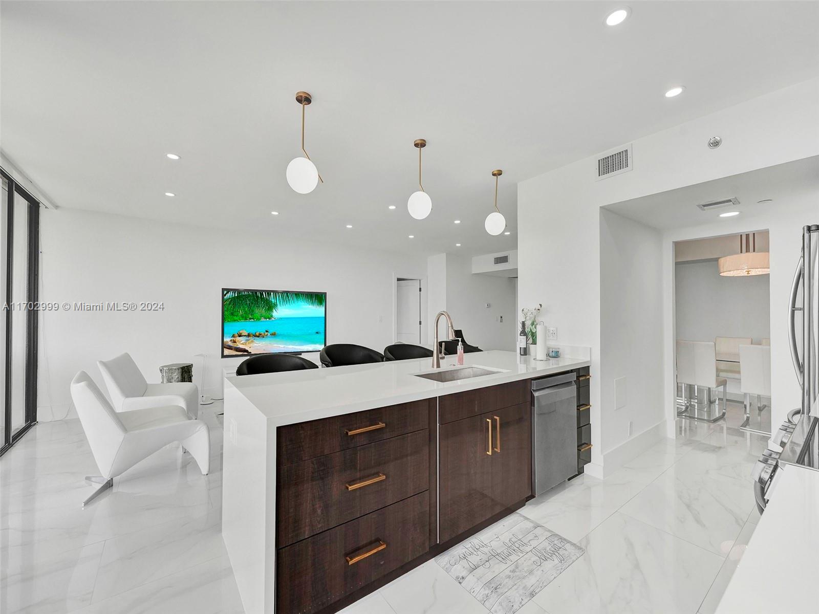 20281 E Country Club Dr # 2109