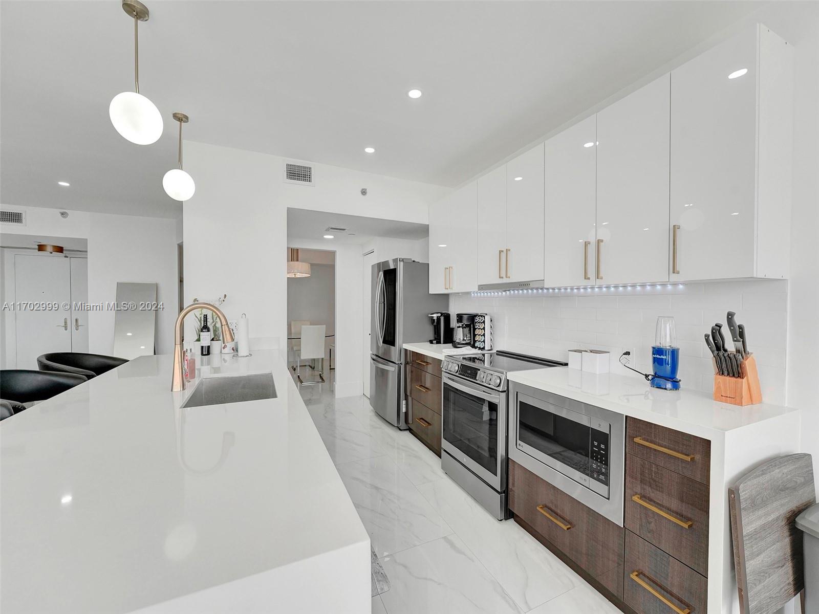 20281 E Country Club Dr # 2109
