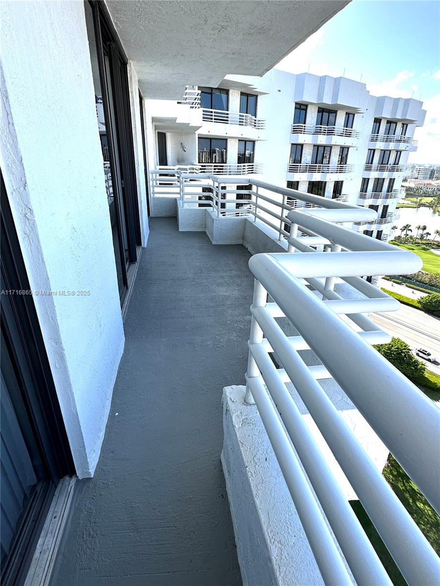 3300 NE 192nd St Unit: LP11