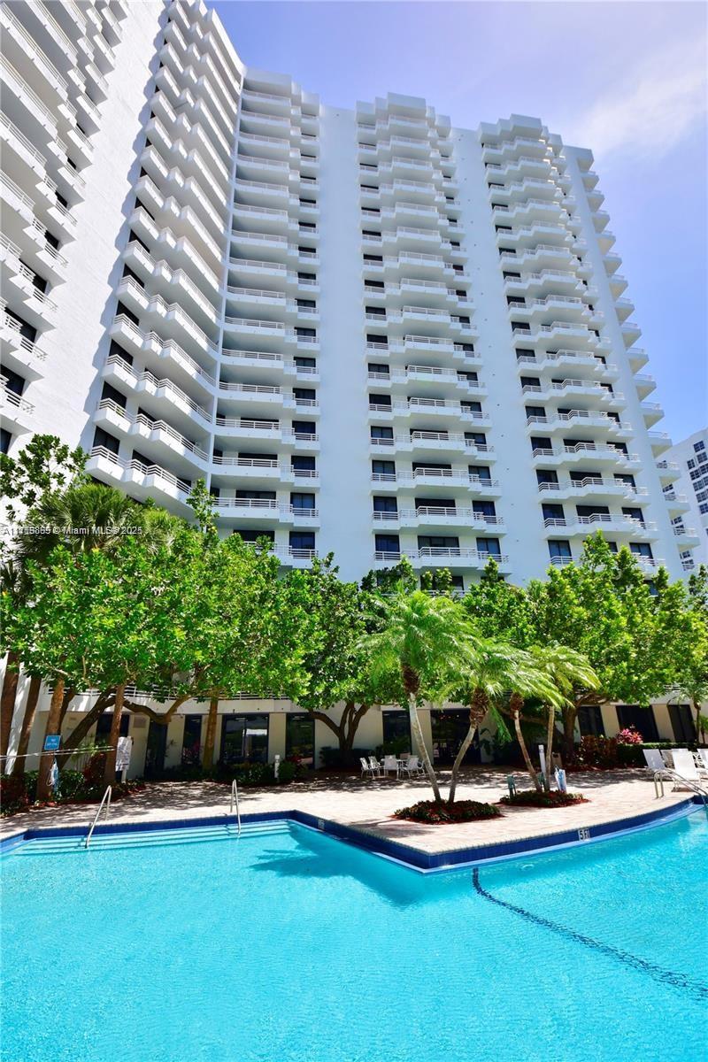 3300 NE 192nd St Unit: LP11