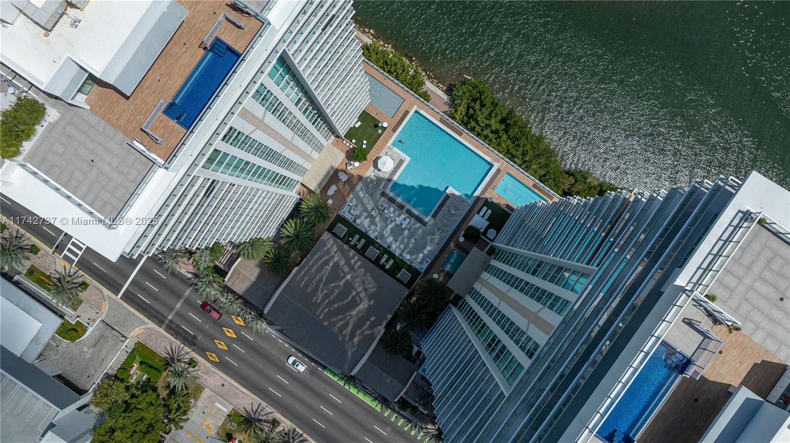 300 Sunny Isles Blvd # 1607 Unit: 4-1607