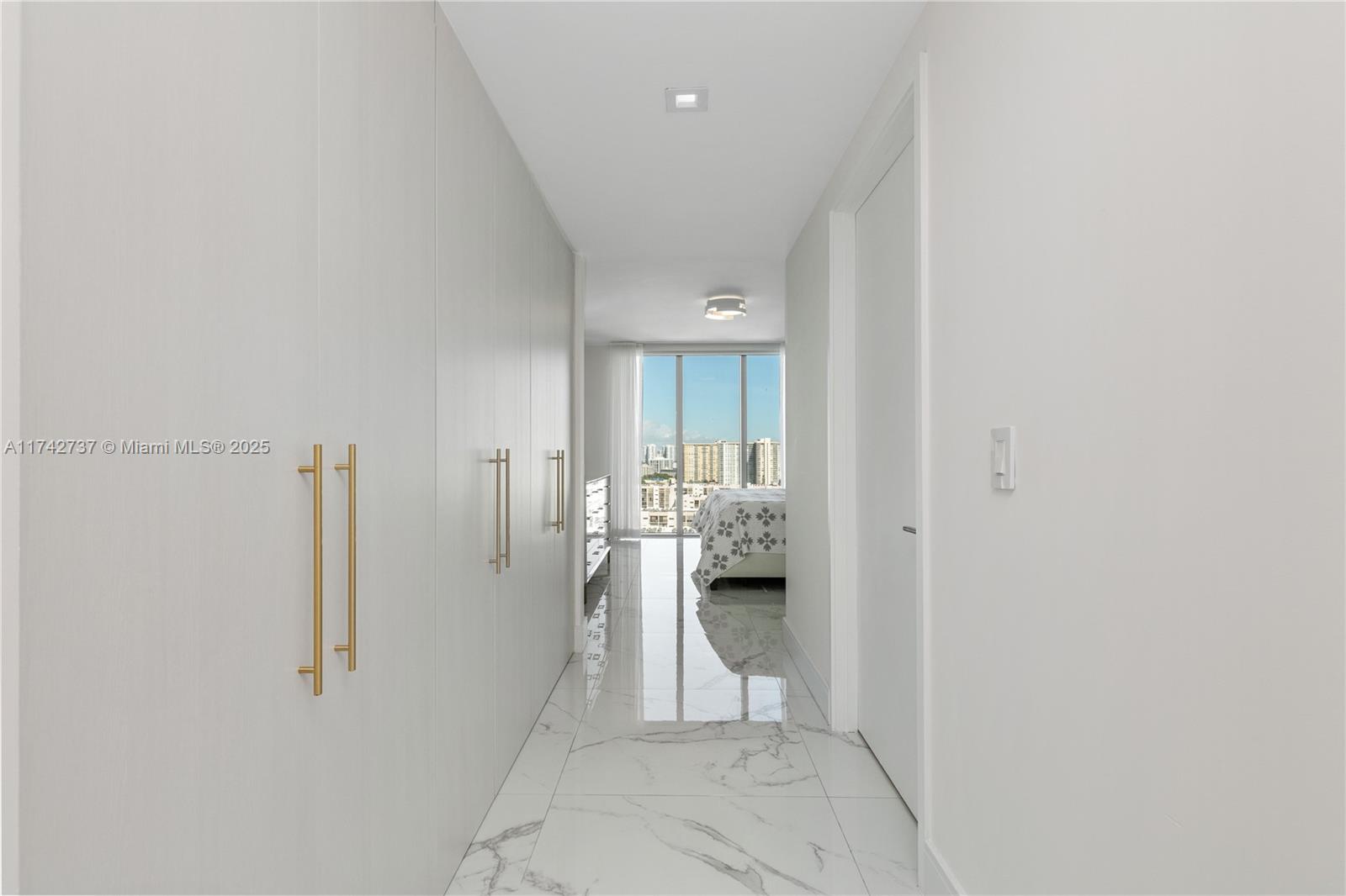 300 Sunny Isles Blvd # 1607 Unit: 4-1607
