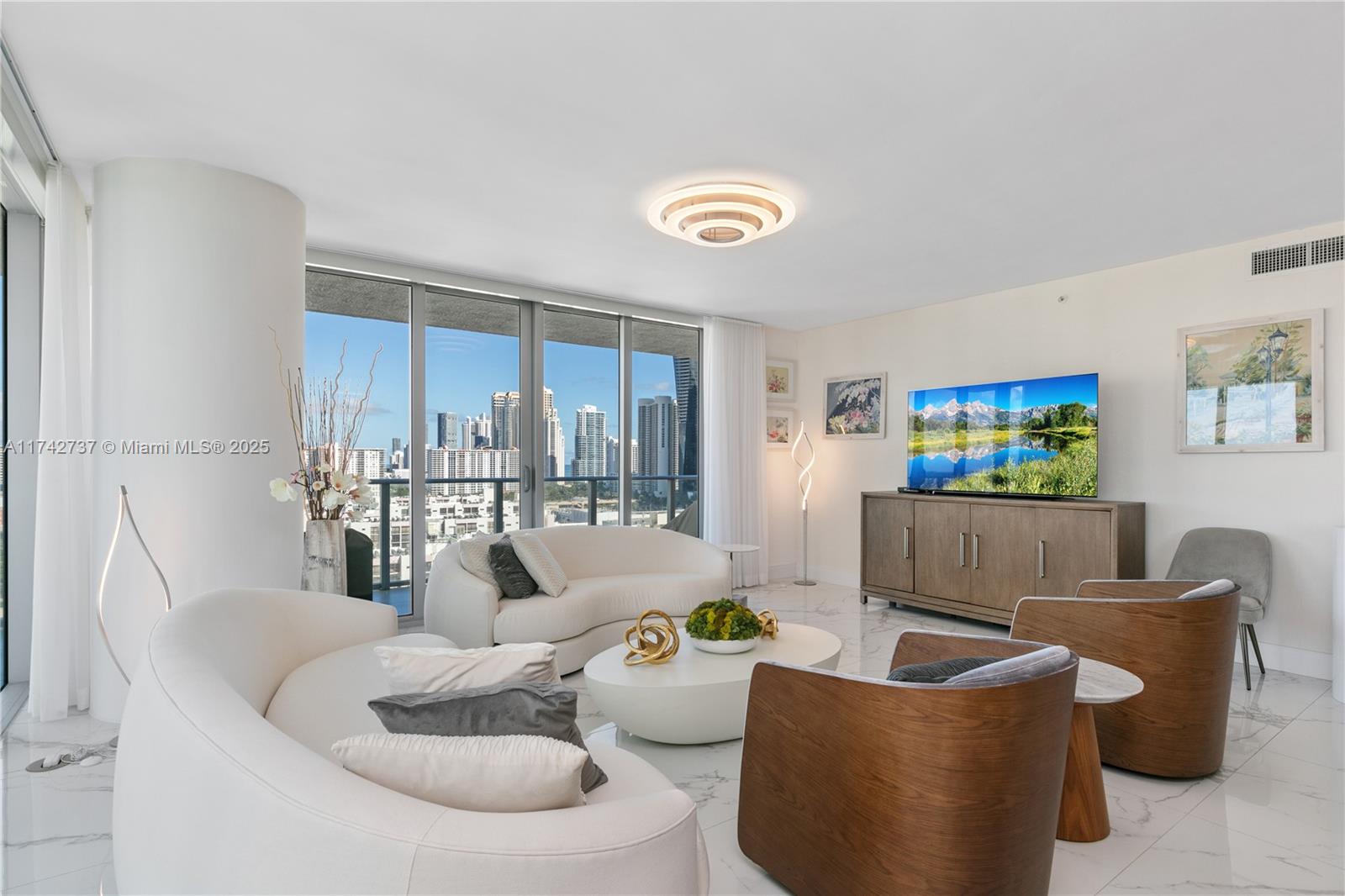 300 Sunny Isles Blvd # 1607 Unit: 4-1607