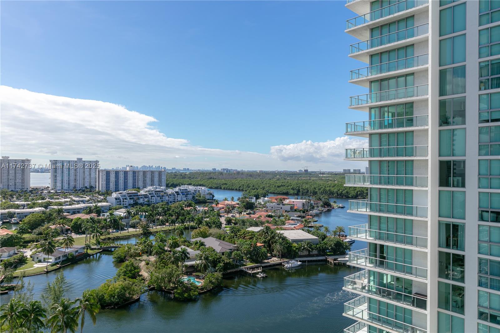 300 Sunny Isles Blvd # 1607 Unit: 4-1607