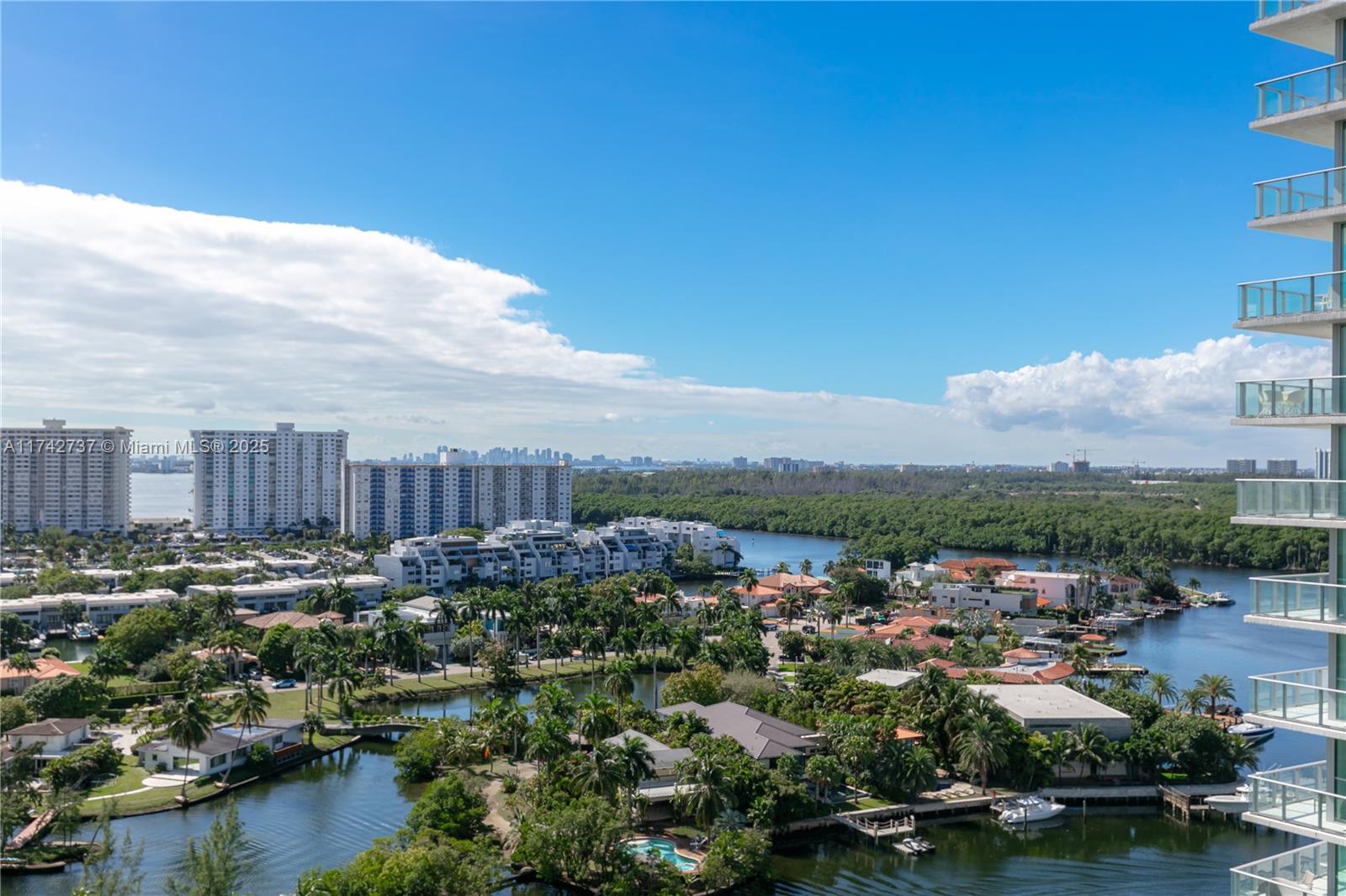 300 Sunny Isles Blvd # 1607 Unit: 4-1607