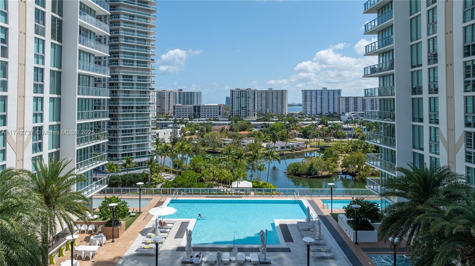 300 Sunny Isles Blvd # 1607 Unit: 4-1607
