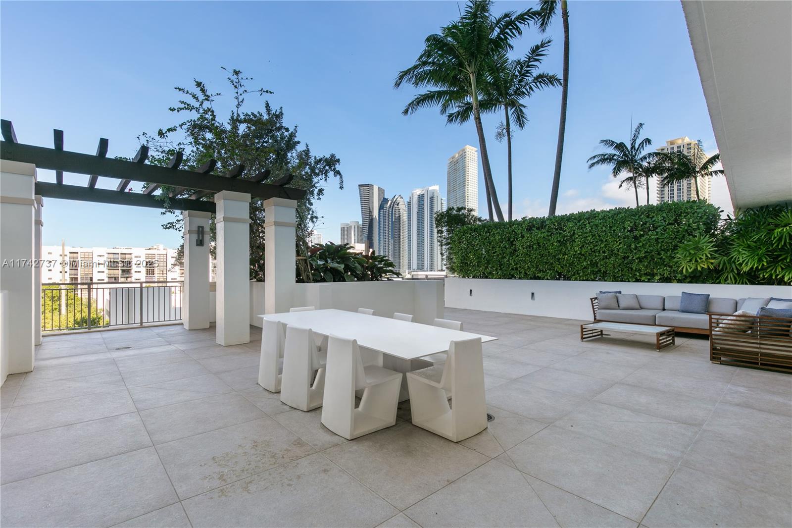 300 Sunny Isles Blvd # 1607 Unit: 4-1607