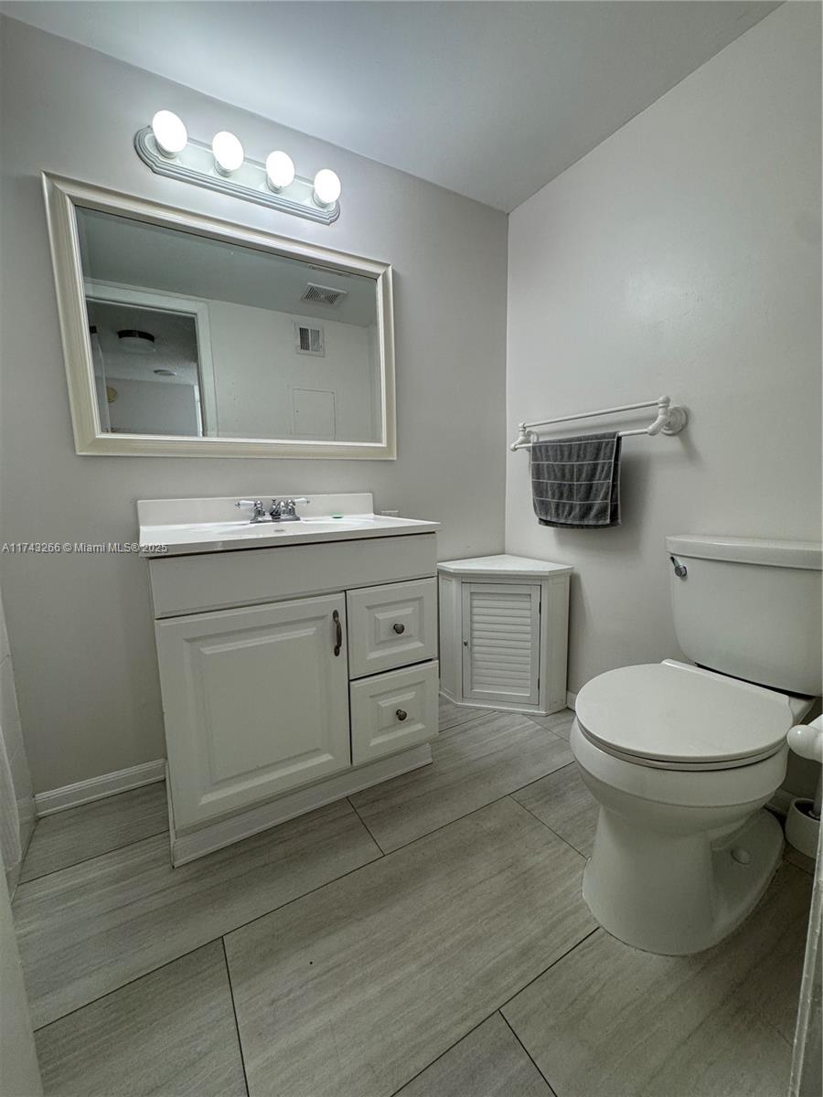 2750 NE 183rd St # 2003