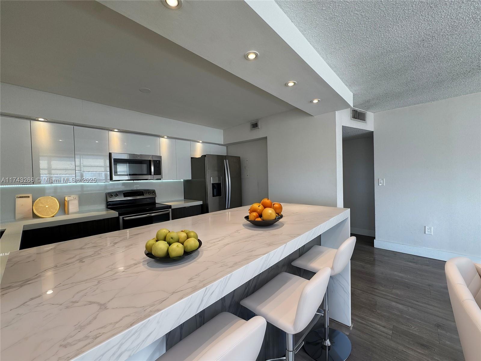 2750 NE 183rd St # 2003