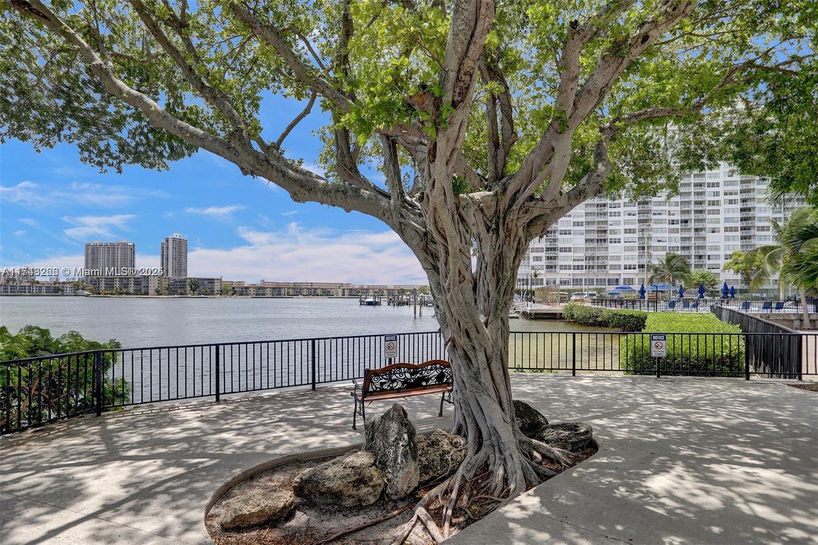 2750 NE 183rd St # 2003