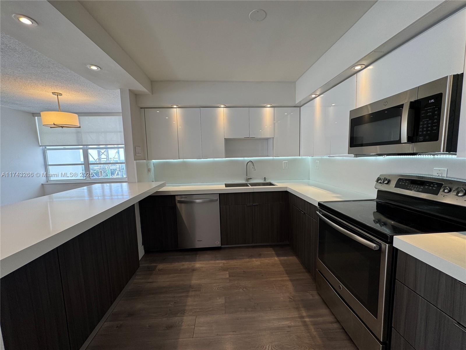 2750 NE 183rd St # 2003