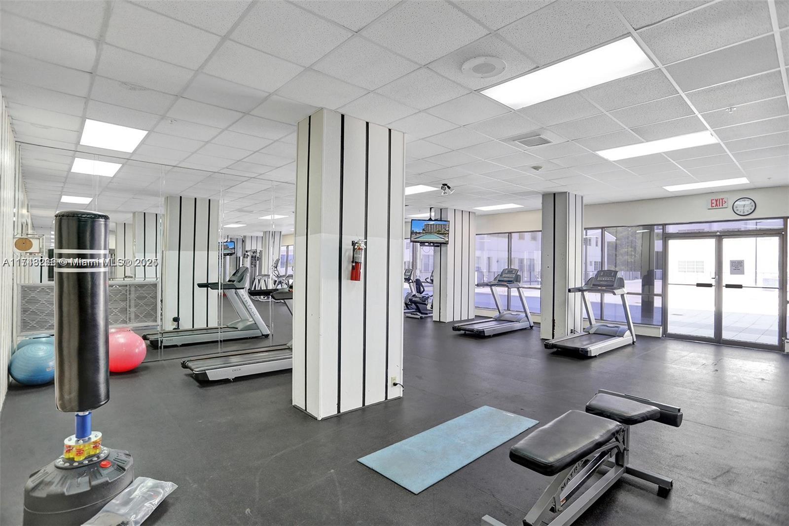 2750 NE 183rd St # 2003